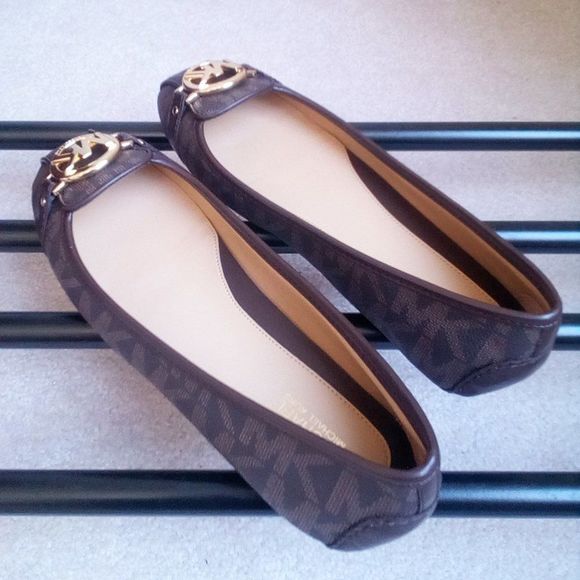 MICHAEL KORS Women's Logo Fulton Flats - NEW NWOB - Picture 4 of 8